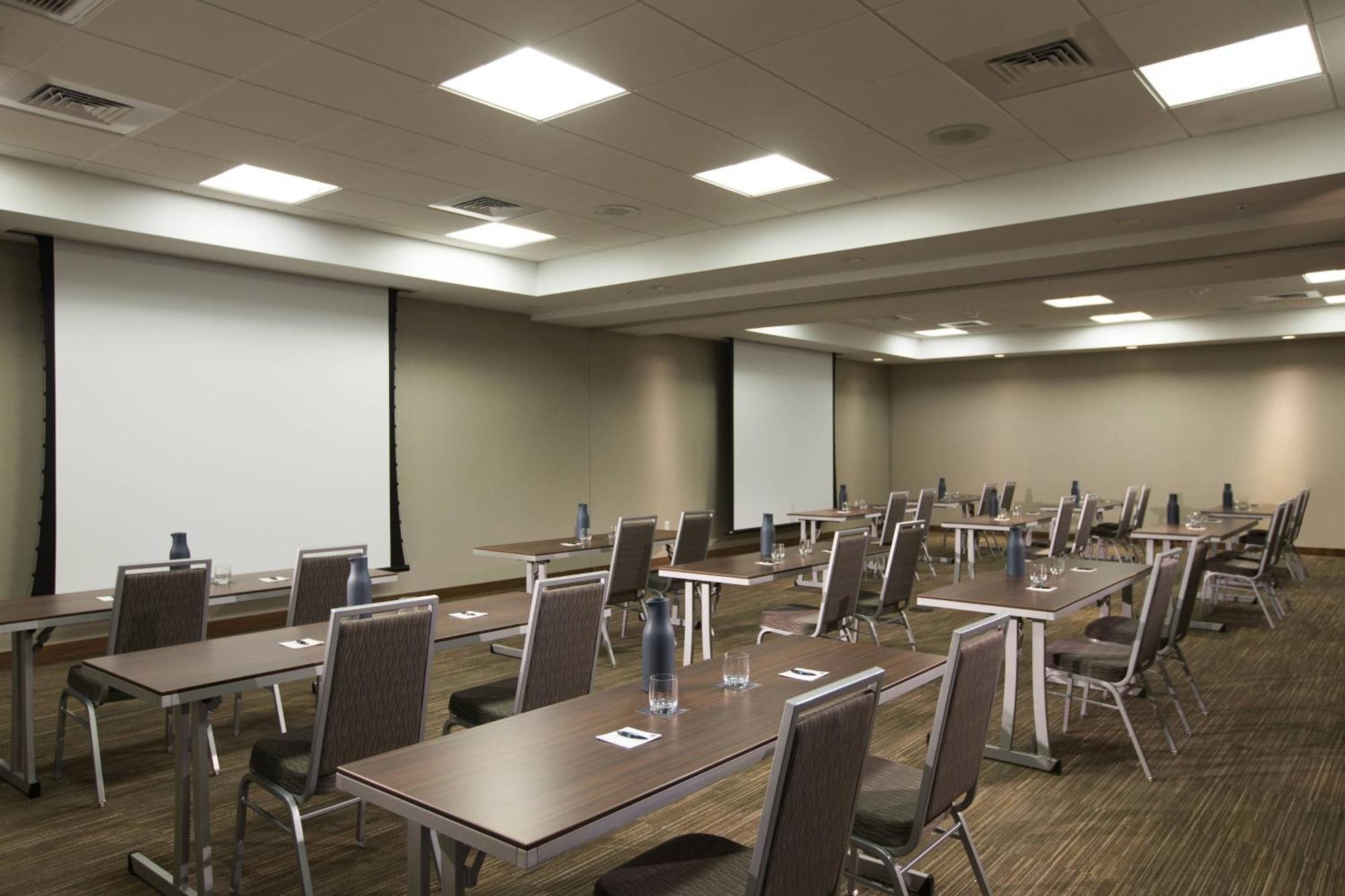 Ac Hotel Cincinnati At Liberty Center West Chester Extérieur photo